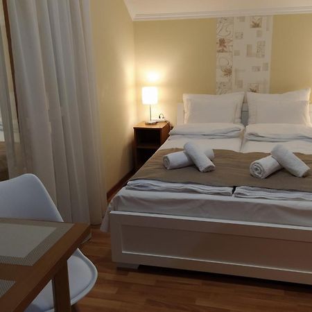 Gabi & Gabi Apartments Hajduszoboszlo Luaran gambar