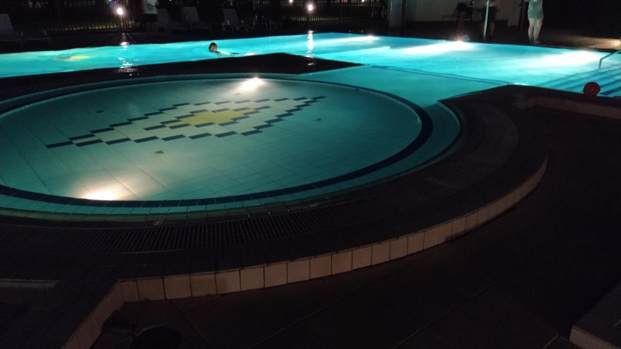 Gabi & Gabi Apartments Hajduszoboszlo Luaran gambar