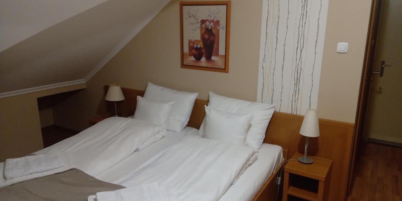 Gabi & Gabi Apartments Hajduszoboszlo Luaran gambar