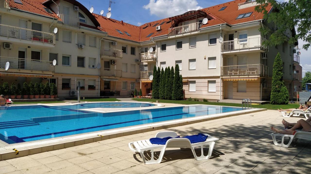 Gabi & Gabi Apartments Hajduszoboszlo Luaran gambar