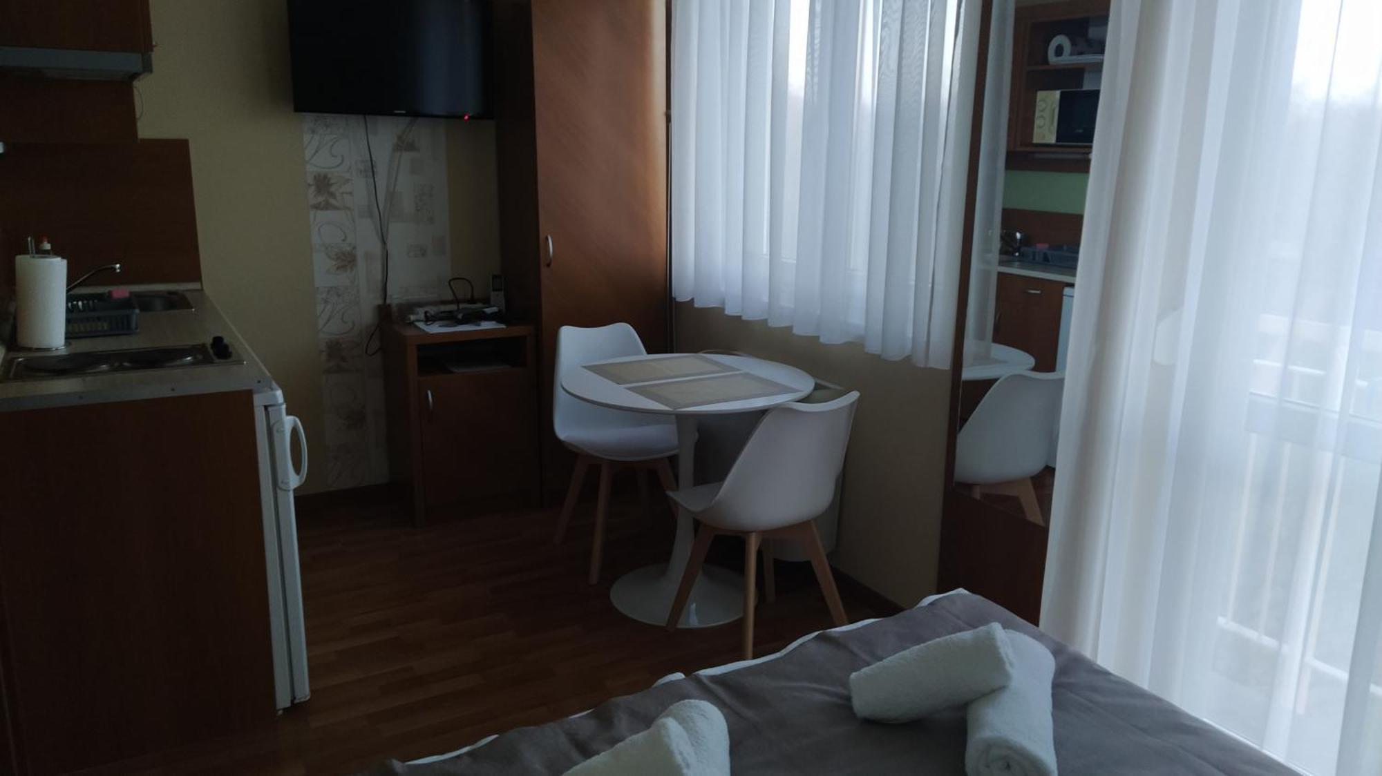 Gabi & Gabi Apartments Hajduszoboszlo Luaran gambar
