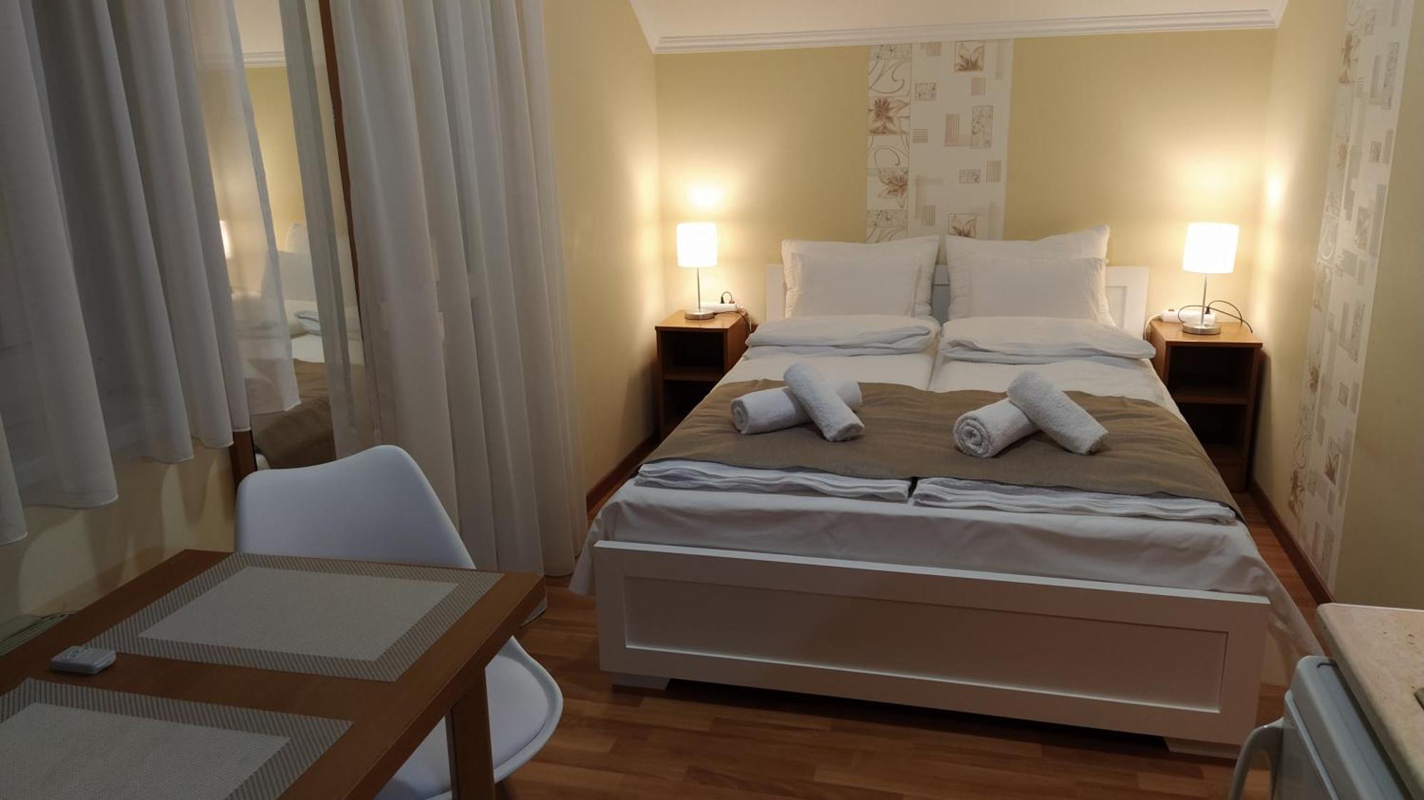 Gabi & Gabi Apartments Hajduszoboszlo Luaran gambar